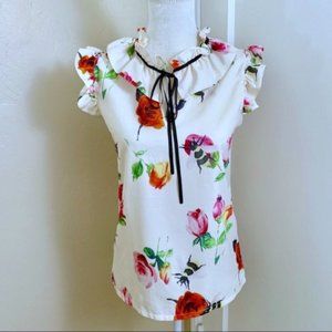 THE Perfect Spring Floral Top Size S